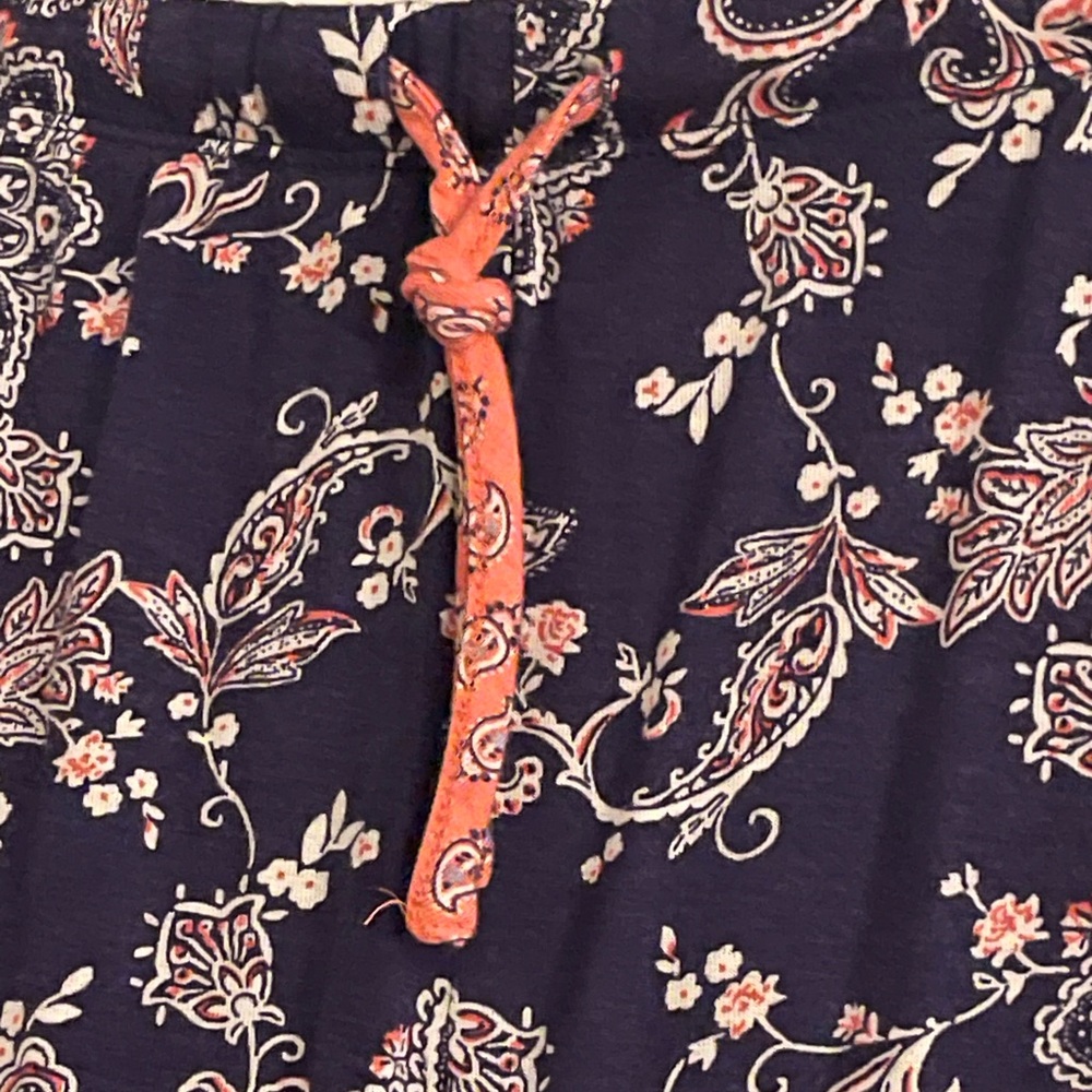 Croft & Barrow Cropped Navy/Pink Floral Pajama/Lounge Pants (3X) - Picture 4 of 4